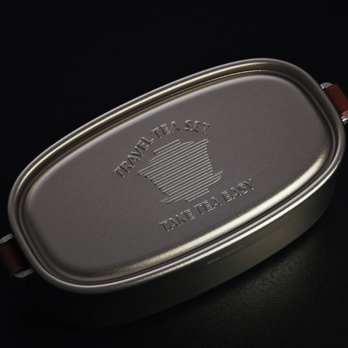 Embossed lid of the aluminum tea set case