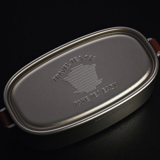 Embossed lid of the aluminum tea set case