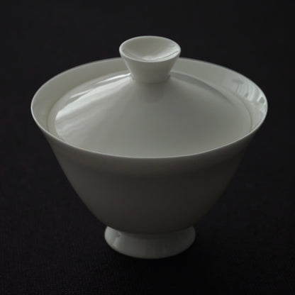 White gaiwan with matching lid